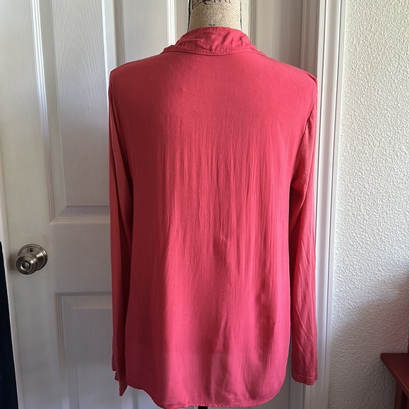 Splendid | Coral Button Down Blouse | Medium - Picture 4 of 4